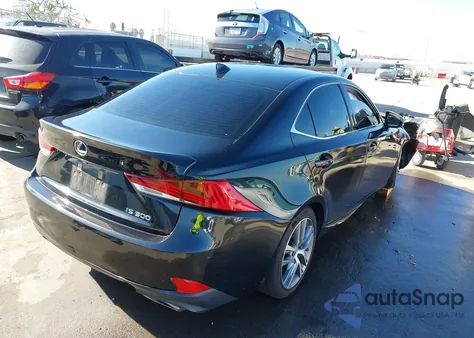 2019 Lexus Is 300 z USA, uszkodzony, nr VIN JTHBA1D27K5100799